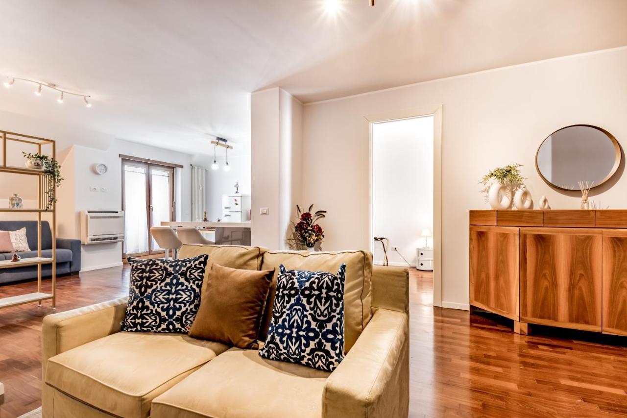 Apartment Bbhome Penthouse Bright And Elegant Metro Conca D'oro Rom